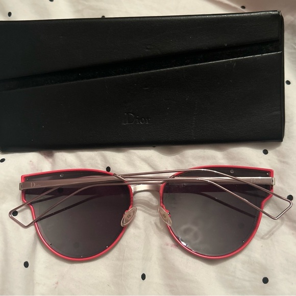 Women's Dior Lilac Cat Eye Sunglasses - Picture 3 of 6